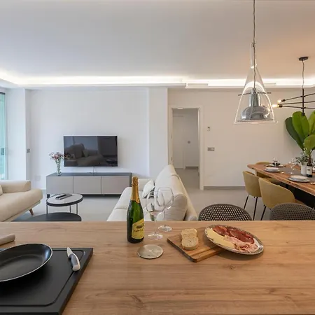 Splendid 3-br Just 3 Minutes From The *