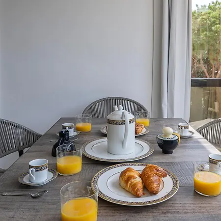 Apartment Splendid 3-br Just 3 Minutes From The
