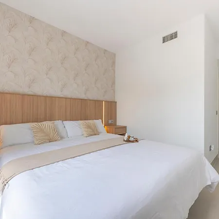 Apartment Splendid 3-br Just 3 Minutes From The