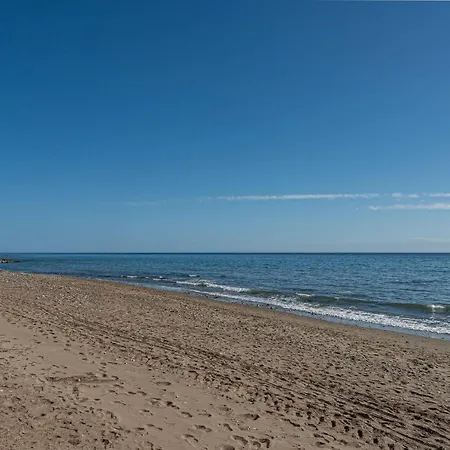Splendid 3-br Just 3 Minutes From The Marbella